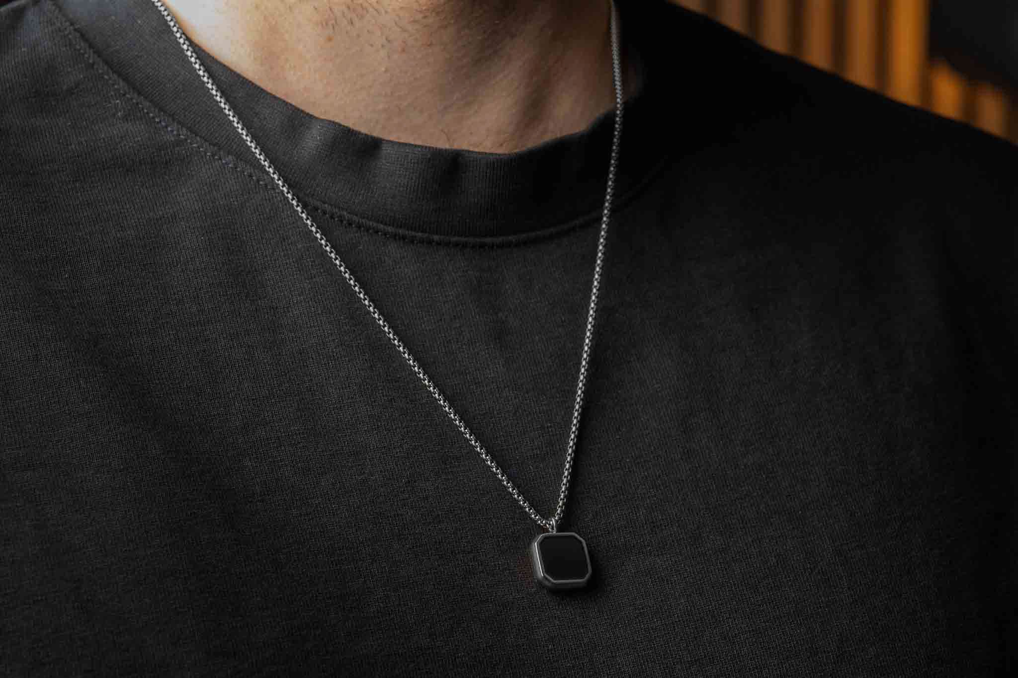 Srebrny naszyjnik NOIRUM