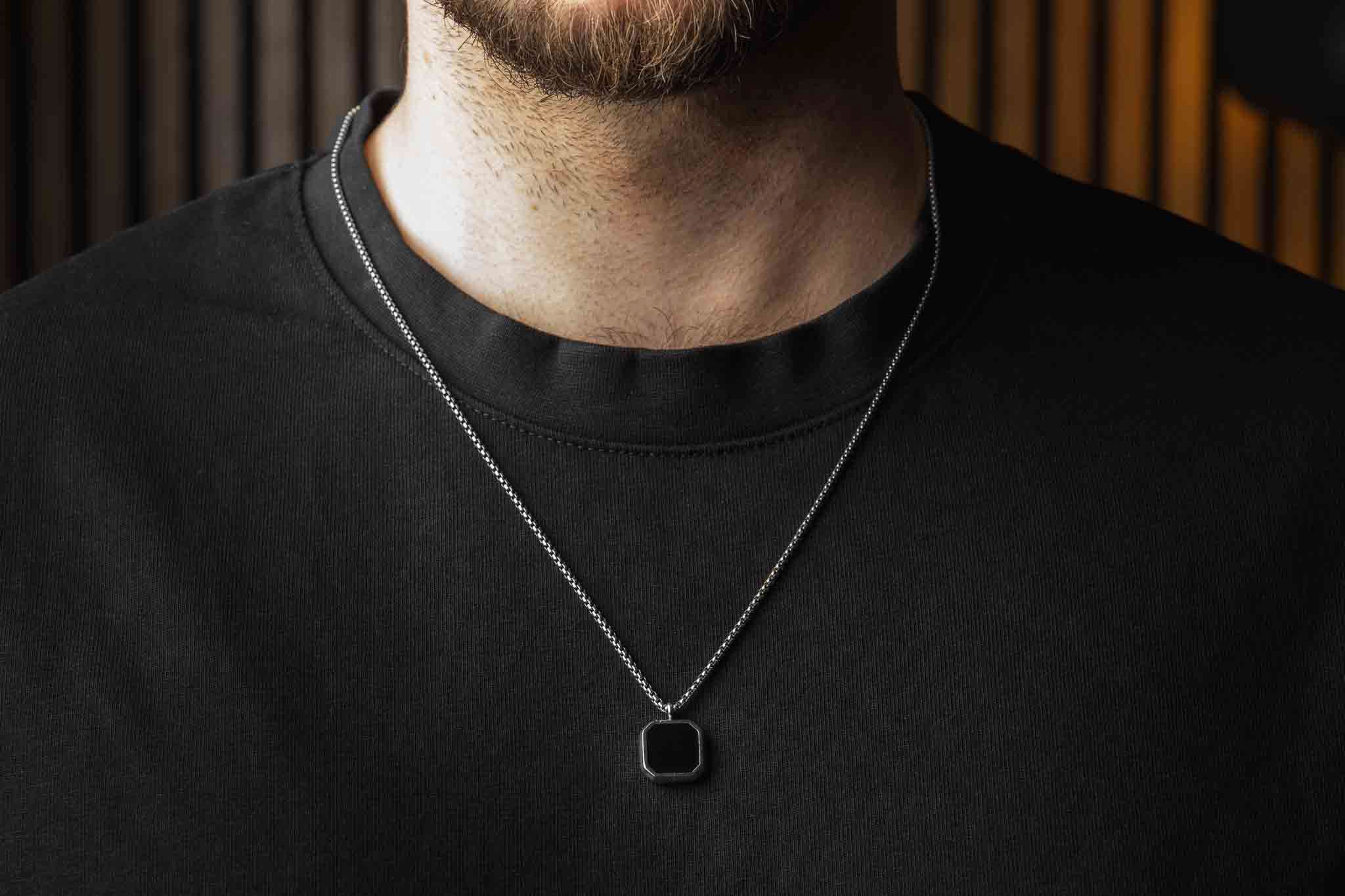 Srebrny naszyjnik NOIRUM