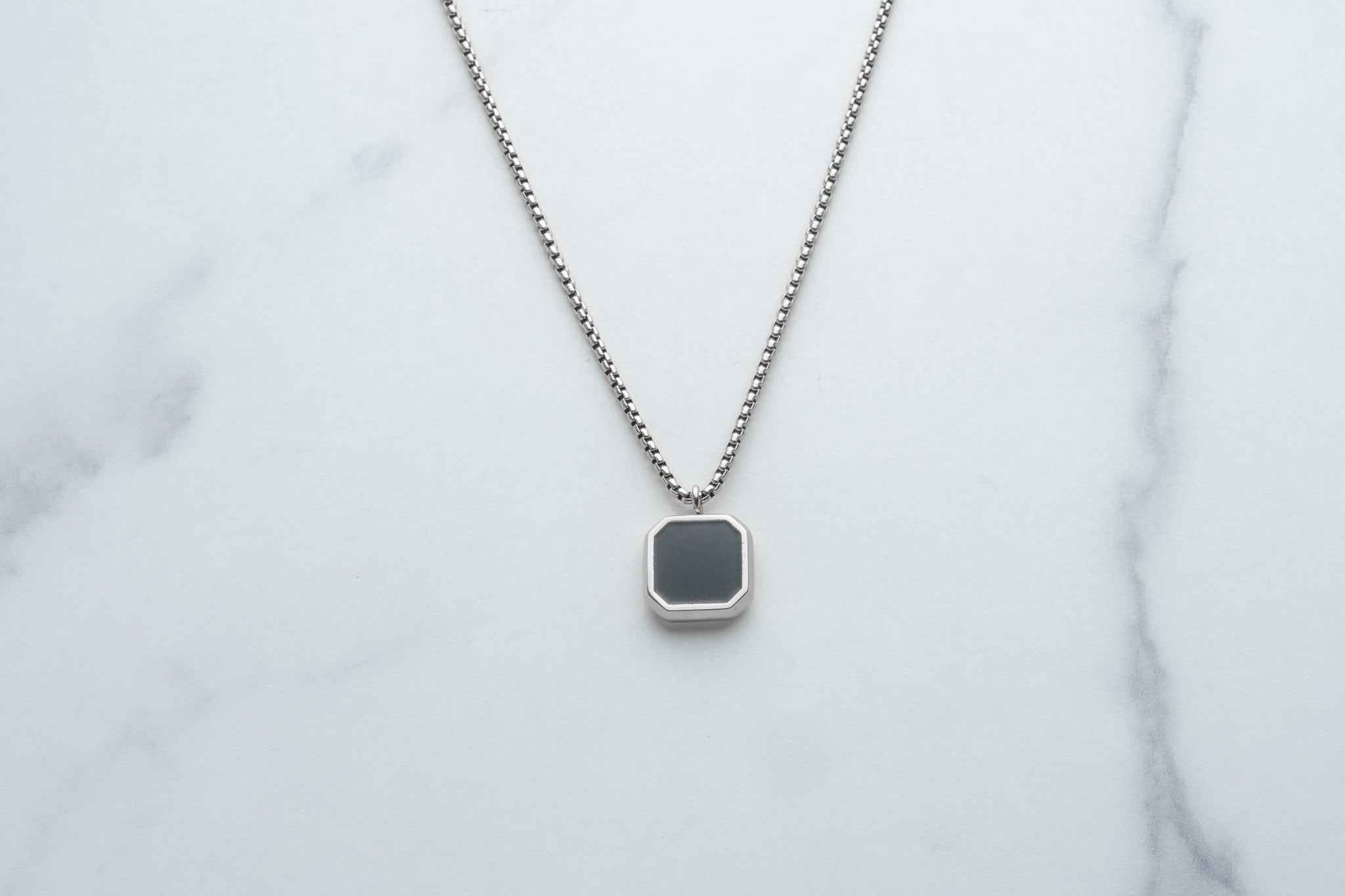 Srebrny naszyjnik NOIRUM