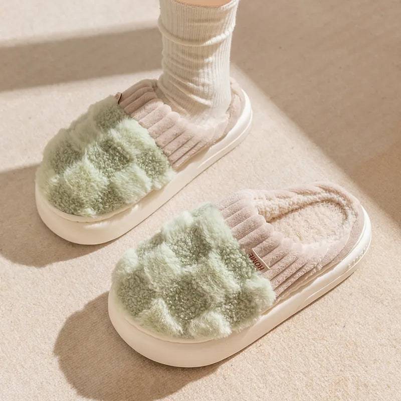 Taviera™ – Zimowe Kapcie z Miękką Podeszwą i Kratką