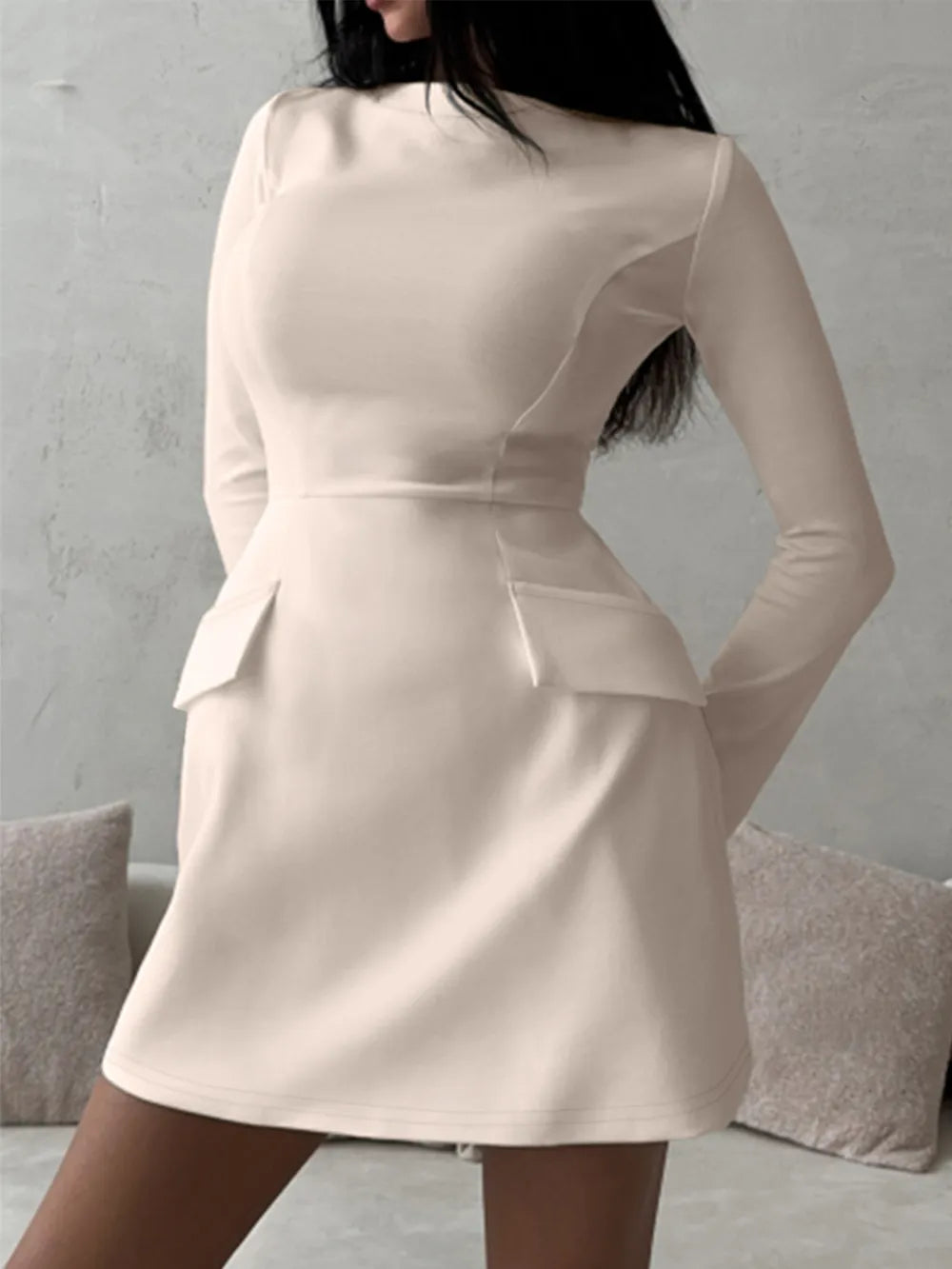Elanesse™ Elegancka Sukienka Mini z Długim Rękawem