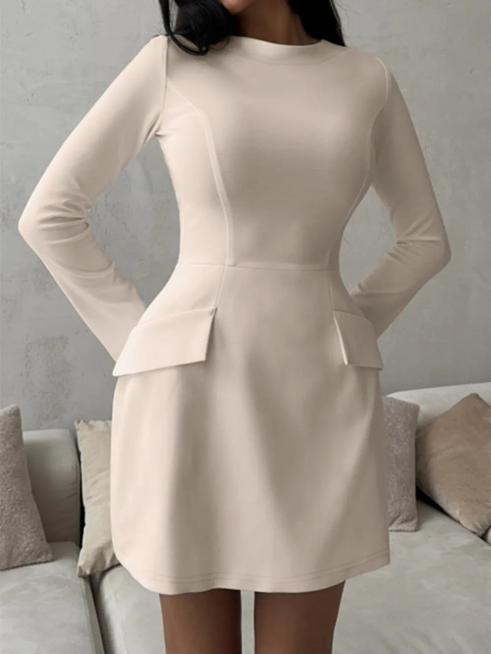 Elanesse™ Elegancka Sukienka Mini z Długim Rękawem