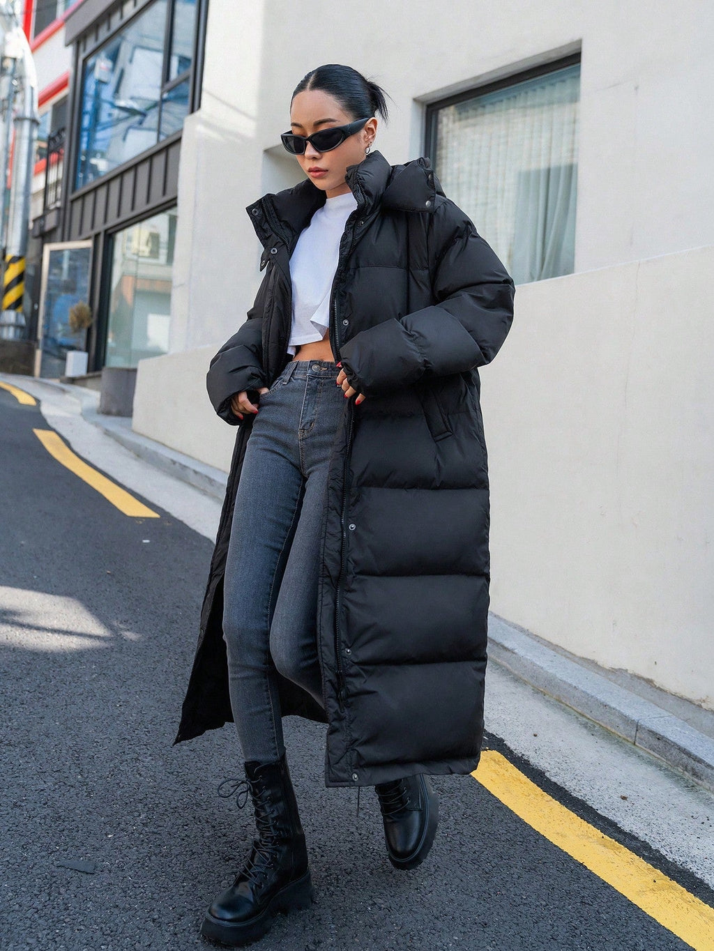 Damskie puchowe kurtki - regular fit - komfortowe ciepło - niezbędna elegancja