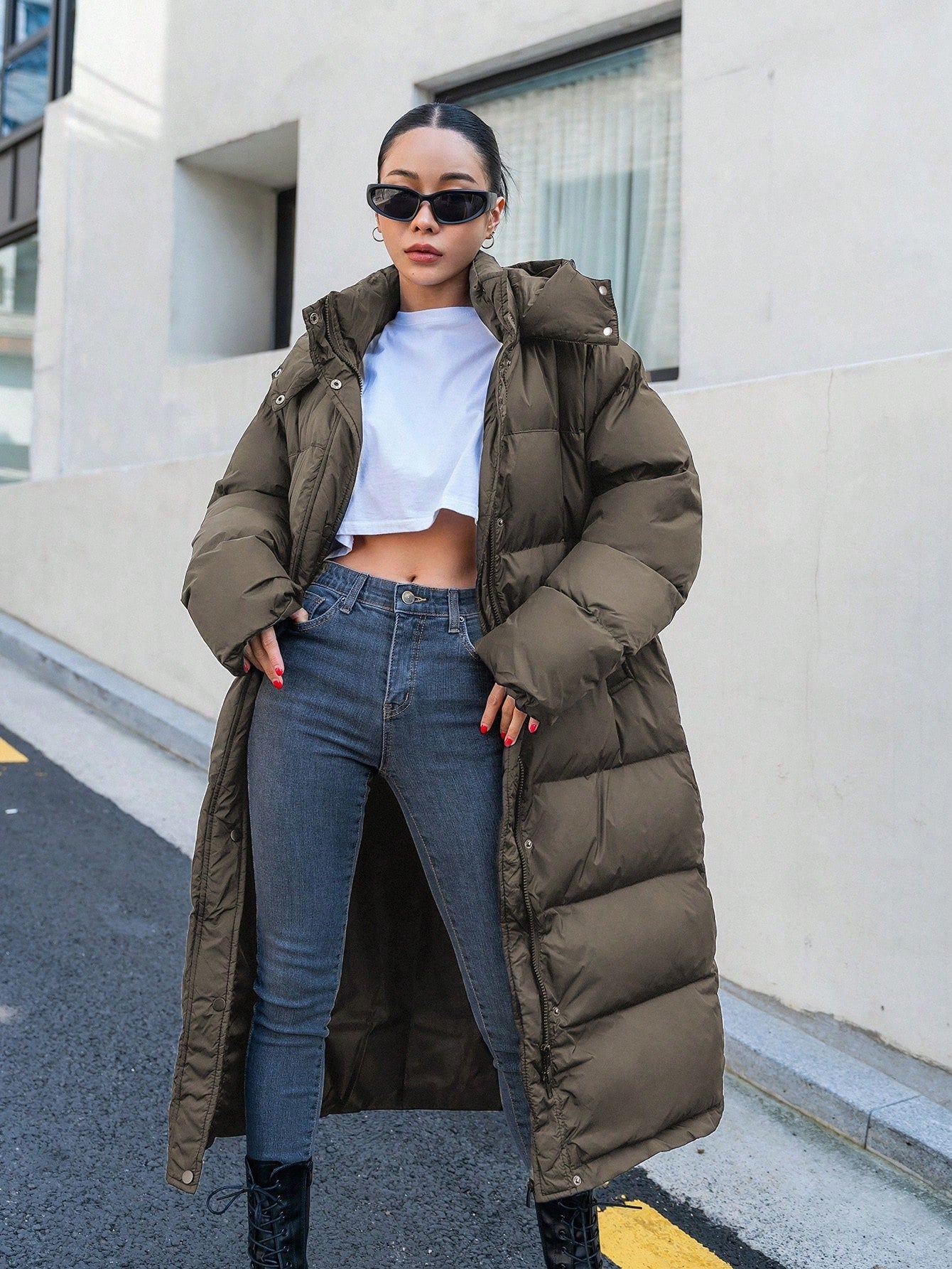 Damskie puchowe kurtki - regular fit - komfortowe ciepło - niezbędna elegancja