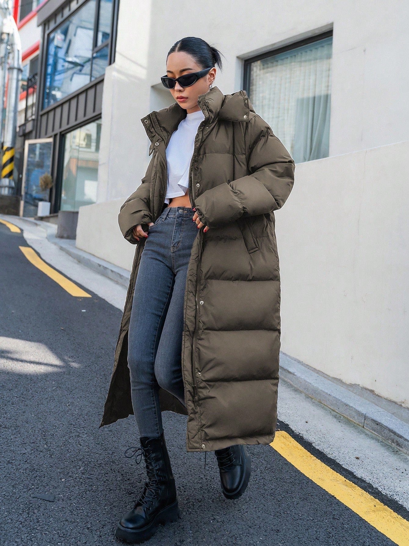 Damskie puchowe kurtki - regular fit - komfortowe ciepło - niezbędna elegancja