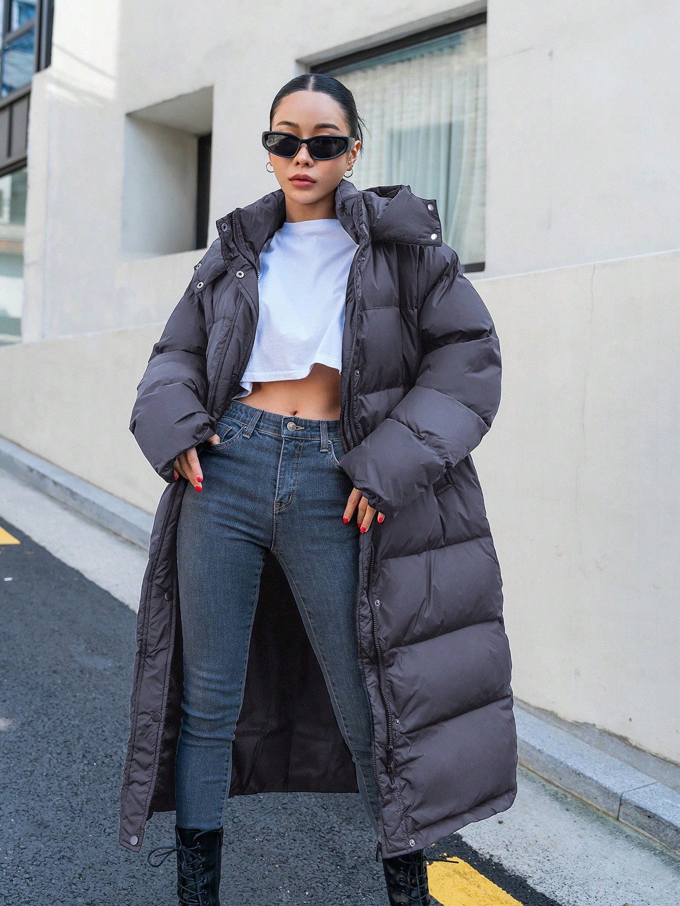 Damskie puchowe kurtki - regular fit - komfortowe ciepło - niezbędna elegancja