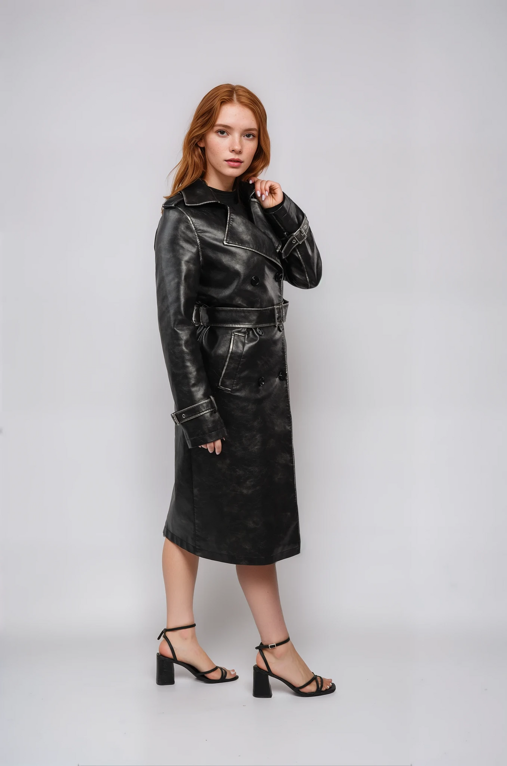 Ewa - Płaszcz typu trench wykonany z imitacji skóry