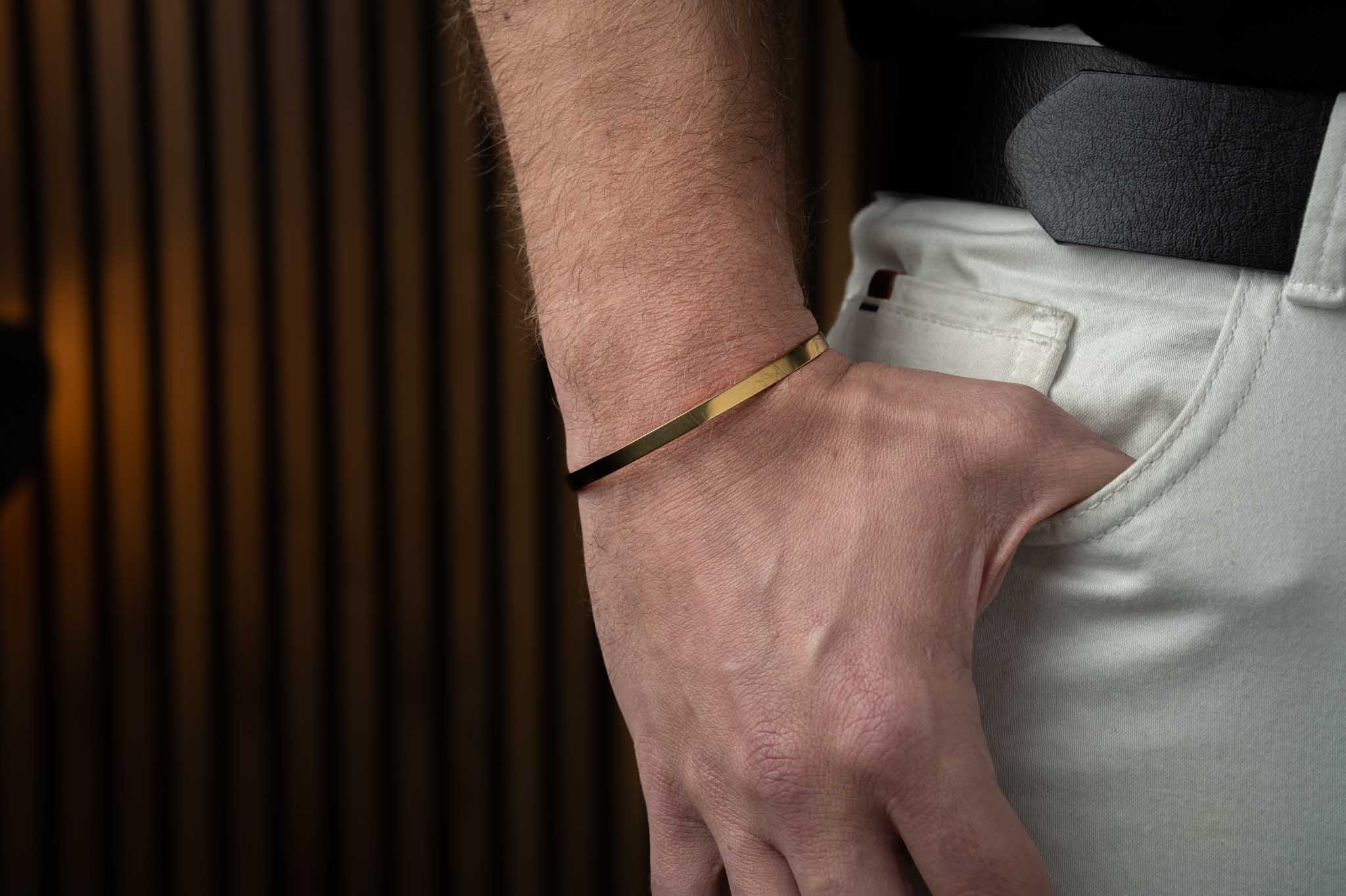 Złota bransoleta BANGLE