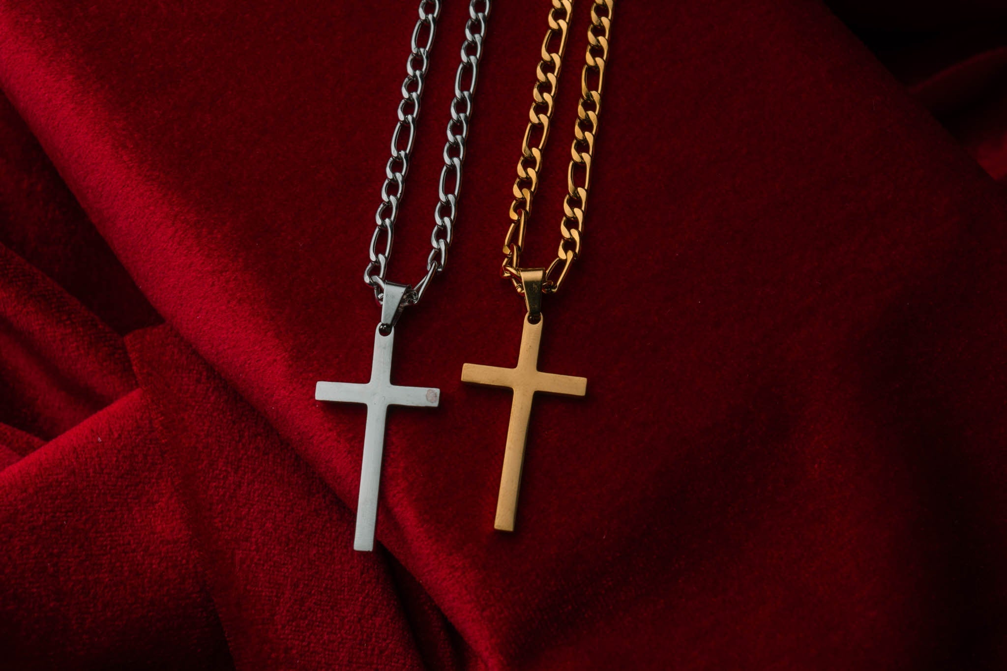 Złoty wisiorek CROSS