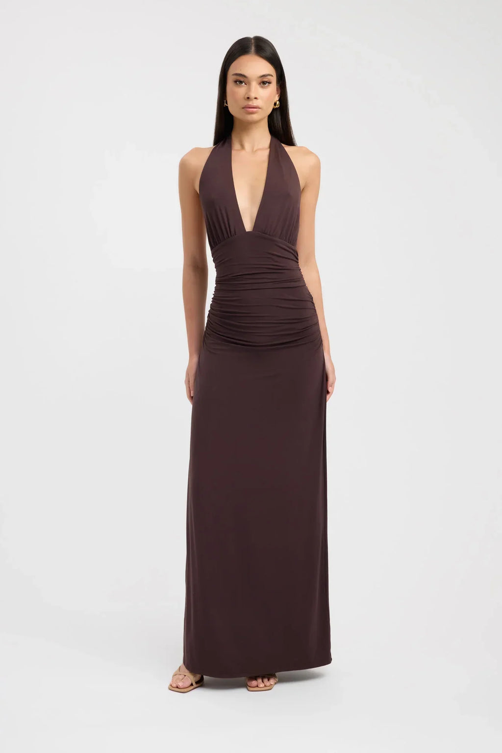Serena™ – Elegancka Suknia Maxi z Dekoltem w Serek i Marszczeniem