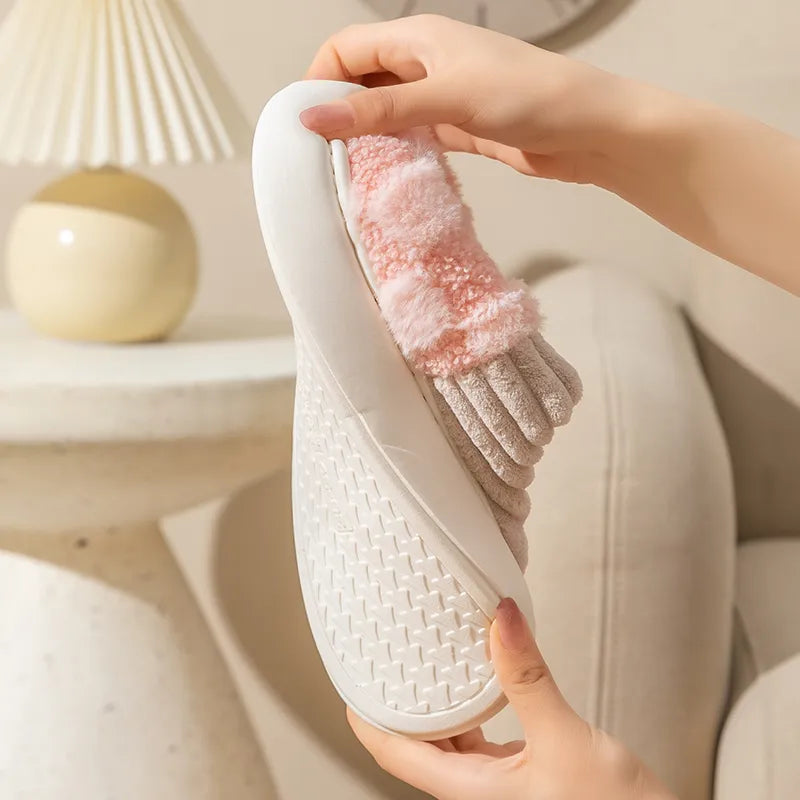 Taviera™ – Zimowe Kapcie z Miękką Podeszwą i Kratką