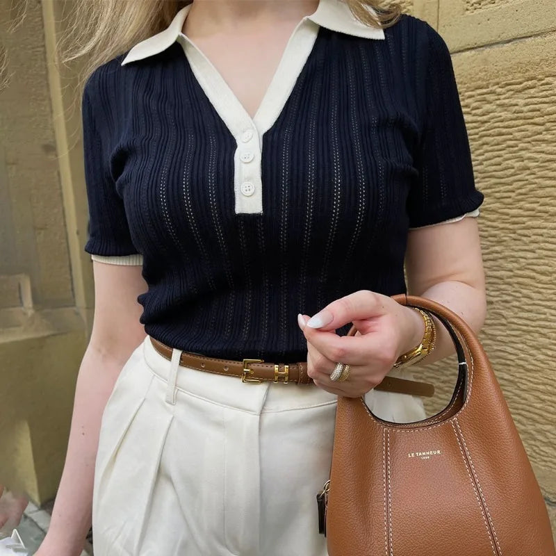 Colette™ – Dzianinowa Bluzka Polo z Kontrastowym Wykończeniem