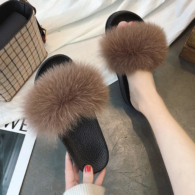 Elanika™ – Stylowe Klapki Damskie na Każdy Dzień