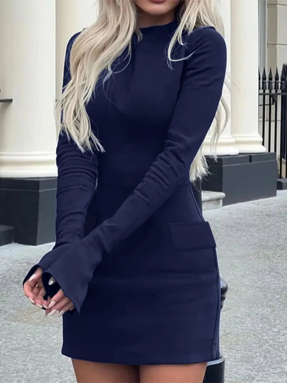 Elanesse™ Elegancka Sukienka Mini z Długim Rękawem