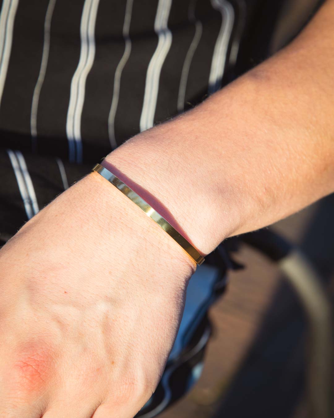 Złota bransoleta BANGLE